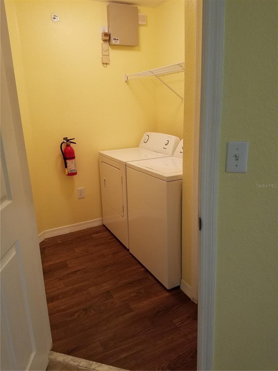 5455 VINELAND ROAD — photo 7 of 8