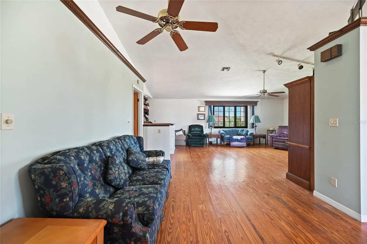 103 TAHITI CIRCLE — photo 10 of 41