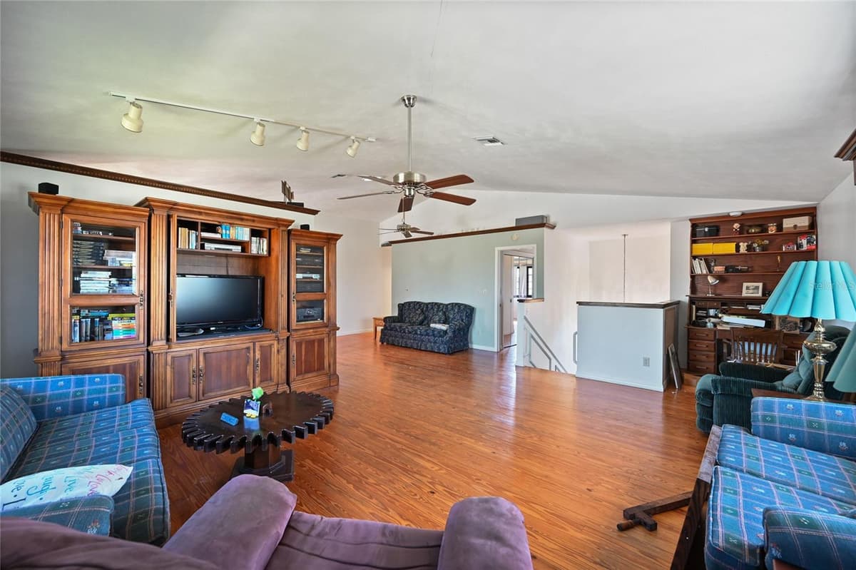 103 TAHITI CIRCLE — photo 8 of 41