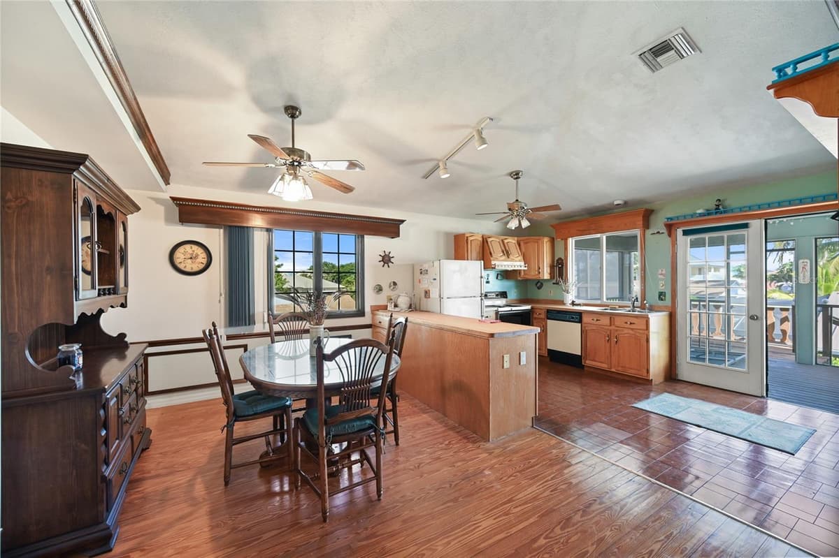 103 TAHITI CIRCLE — photo 11 of 41