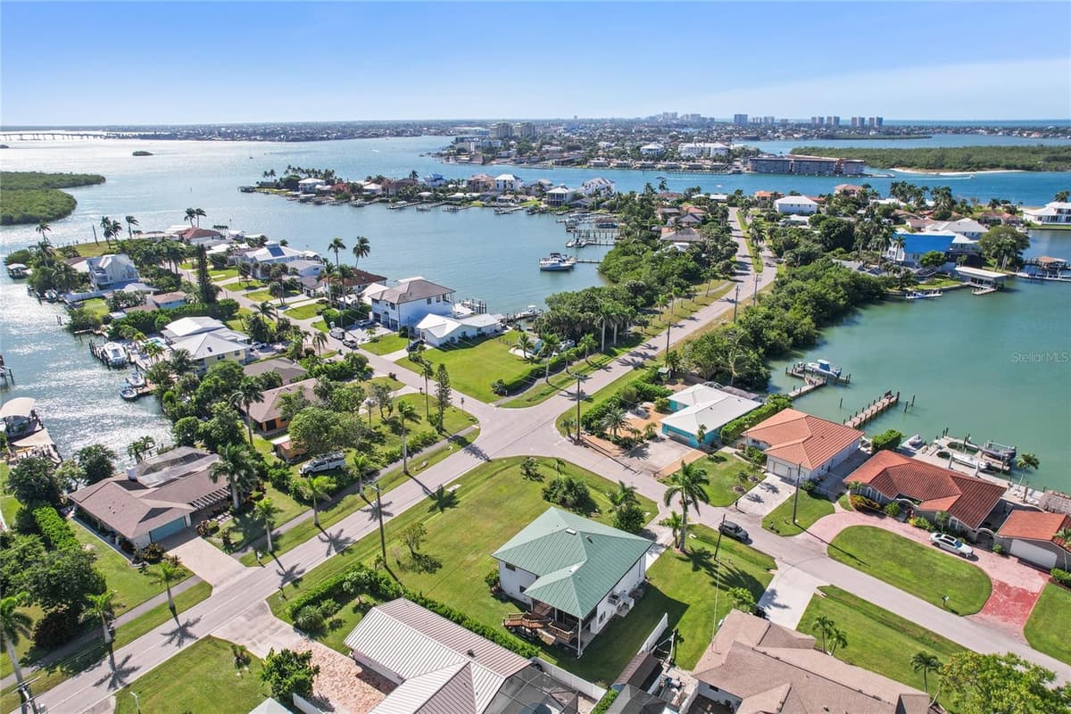 103 TAHITI CIRCLE — photo 1 of 41