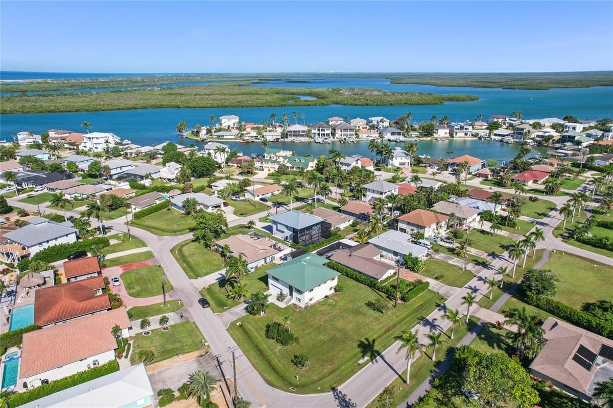 103 TAHITI CIRCLE — photo 34 of 41
