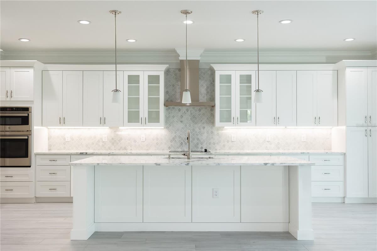 5213 WILLOW LAKE COURT — photo 11 of 28