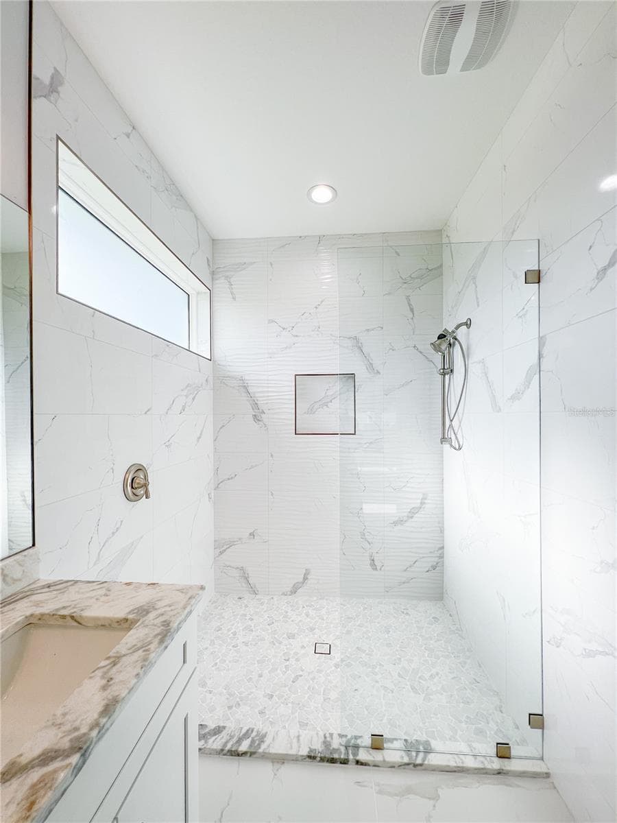 5213 WILLOW LAKE COURT — photo 18 of 28
