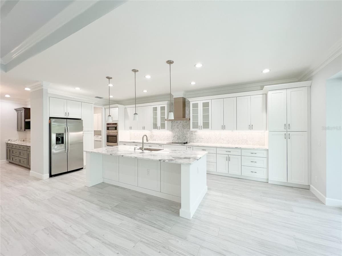 5213 WILLOW LAKE COURT — photo 10 of 28