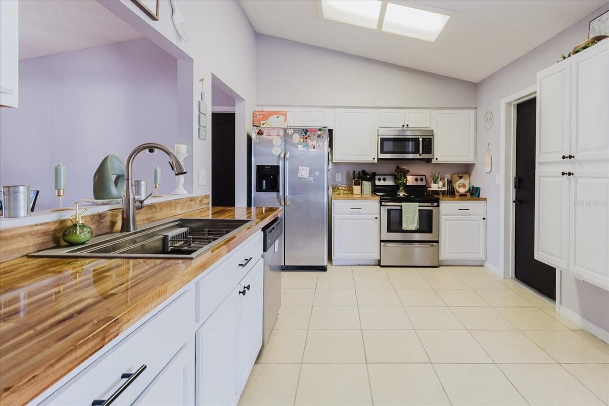 2427 COMERWOOD DRIVE — photo 11 of 34