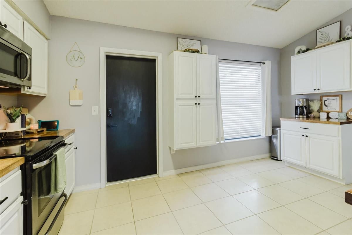 2427 COMERWOOD DRIVE — photo 12 of 34
