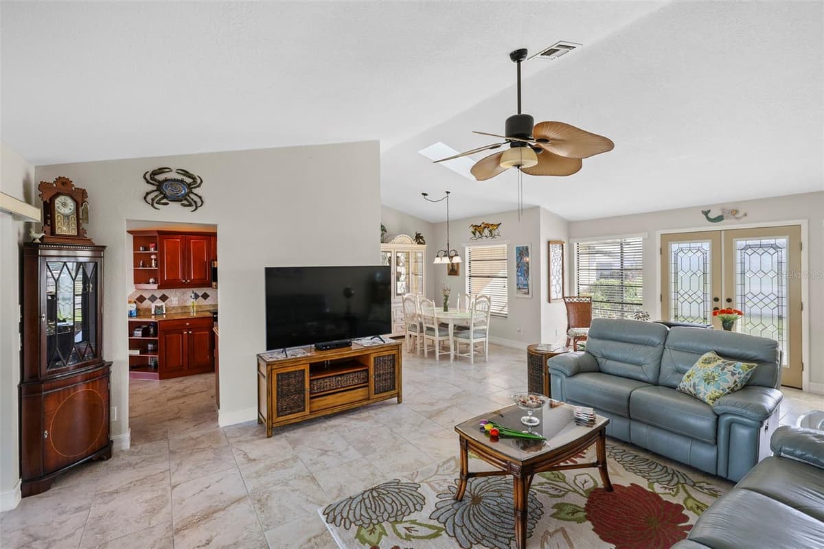 611 BAL HARBOR BOULEVARD — photo 15 of 51