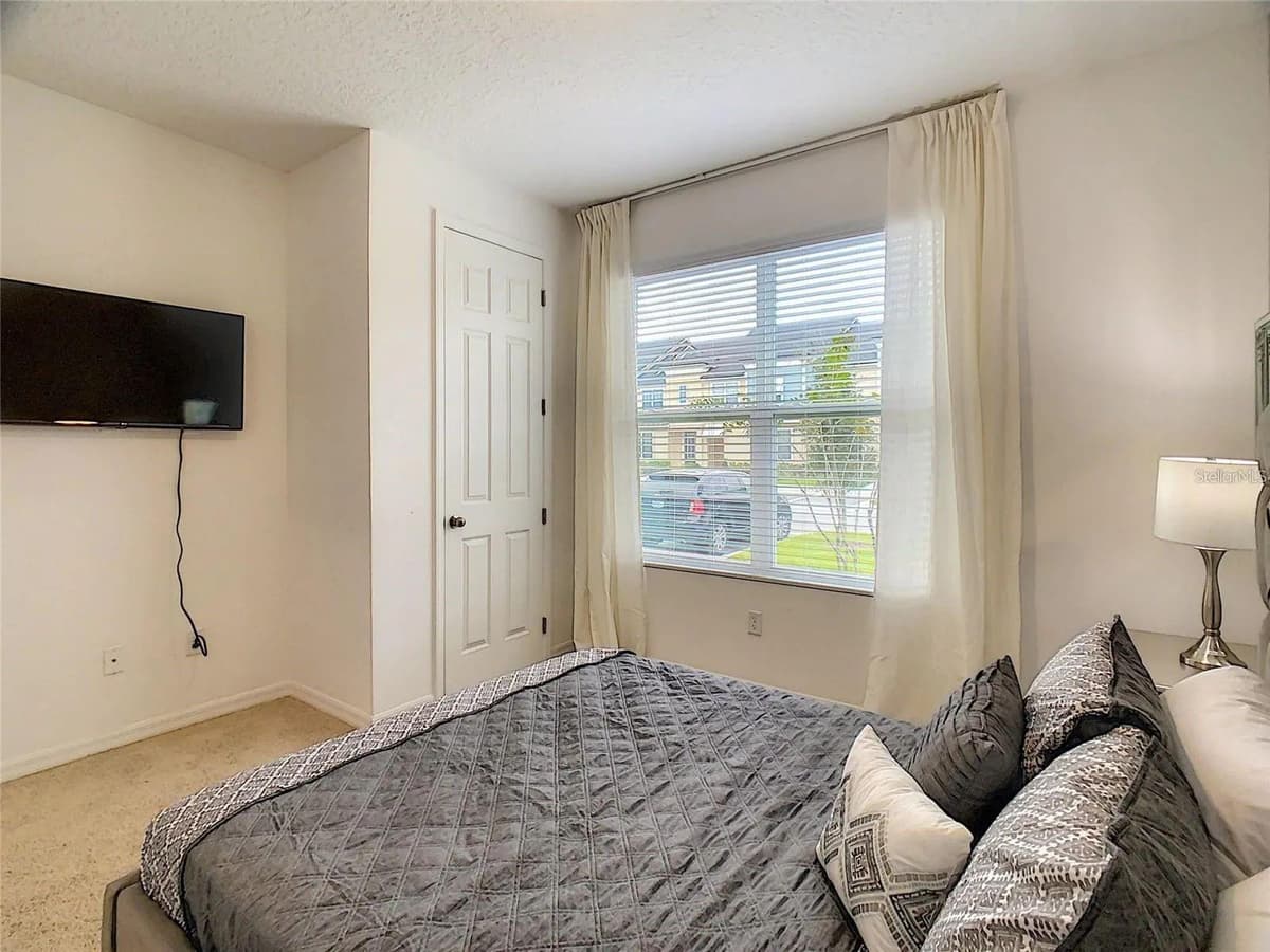 2182 COOPER BELL PLACE — photo 33 of 47