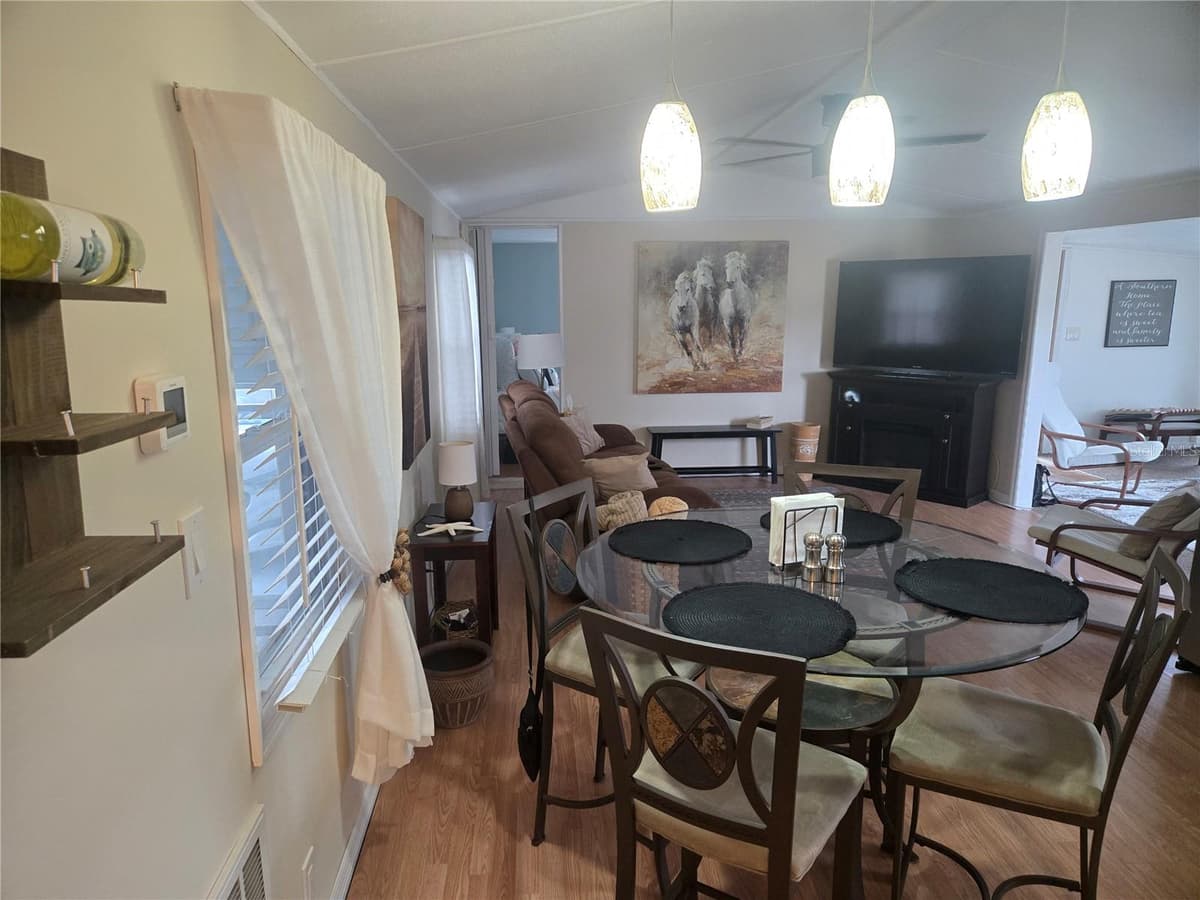 1710 7TH STREET — photo 14 of 38