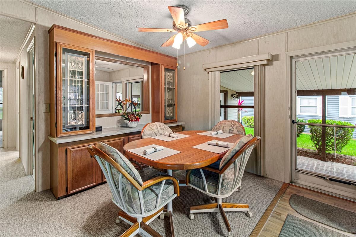 135 HUMMINGBIRD AVENUE — photo 11 of 48