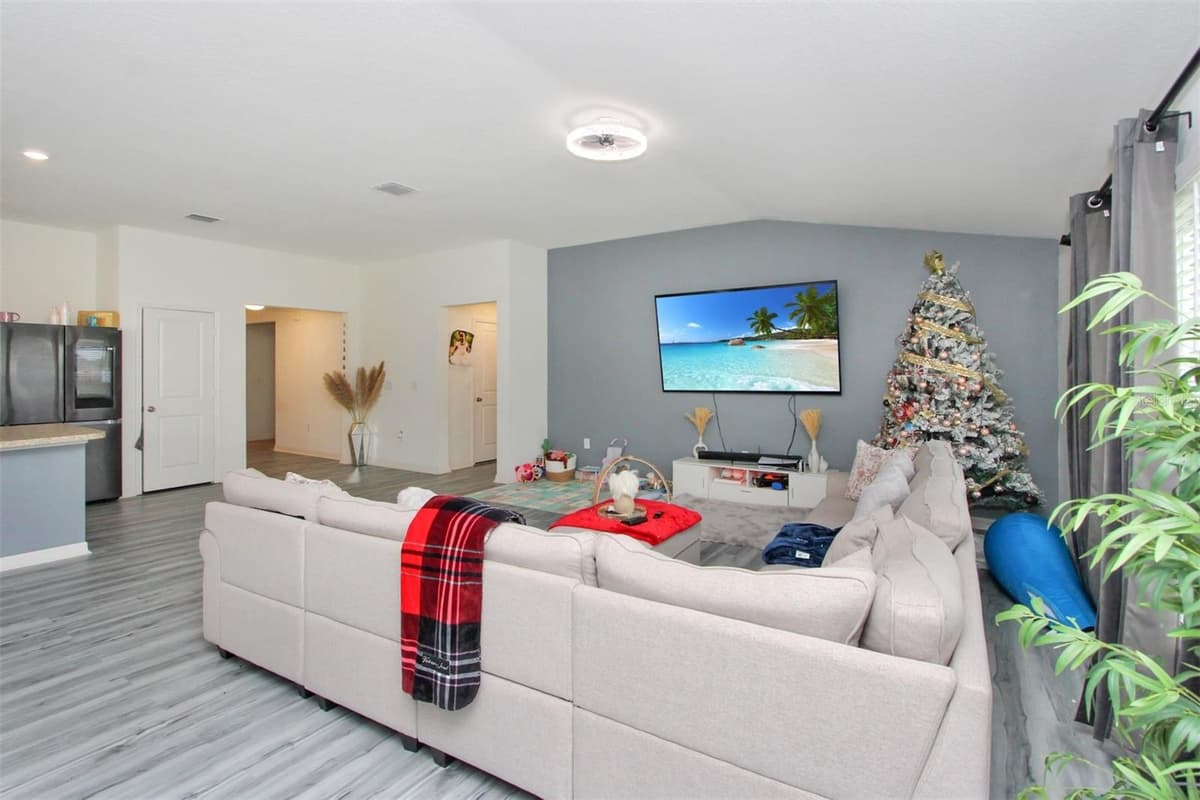 2220 GLADIOLUS LANE — photo 10 of 31