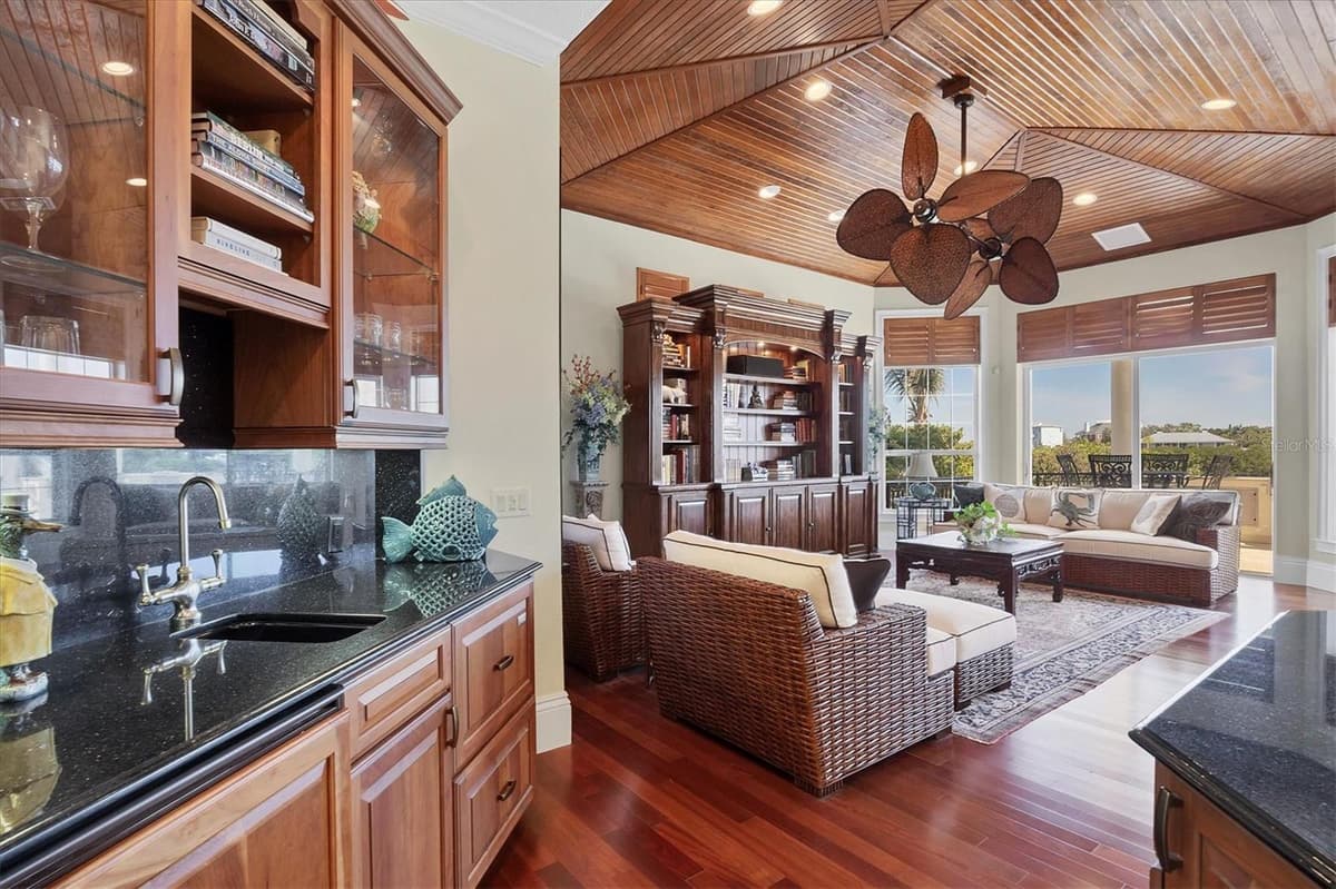 1137 LAKE SHORE DRIVE — photo 21 of 79