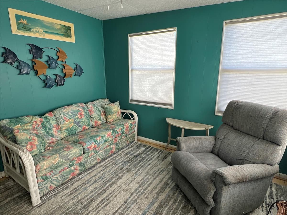 7167 MOUNT HAWTHORNE ROAD — photo 4 of 26