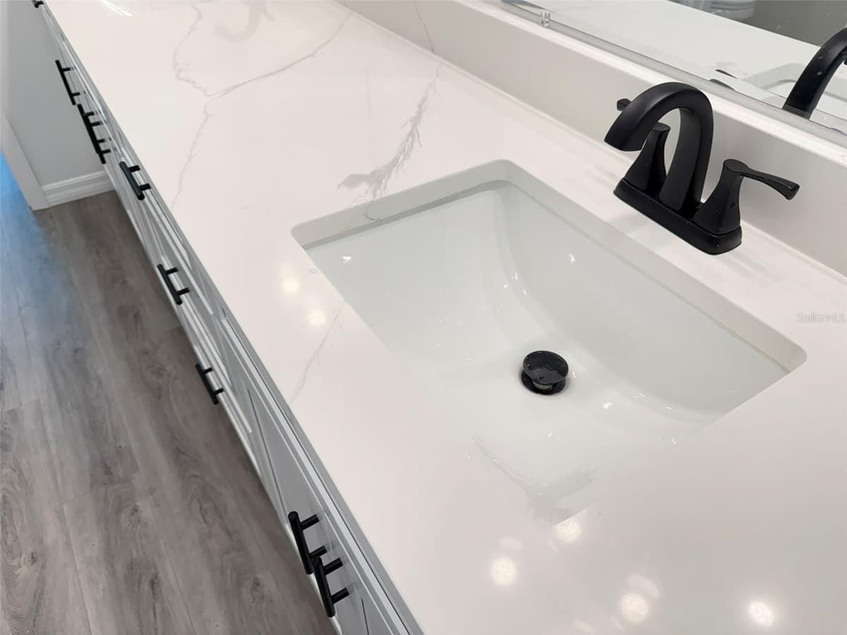 2607 SEAGULL LANE — photo 10 of 26