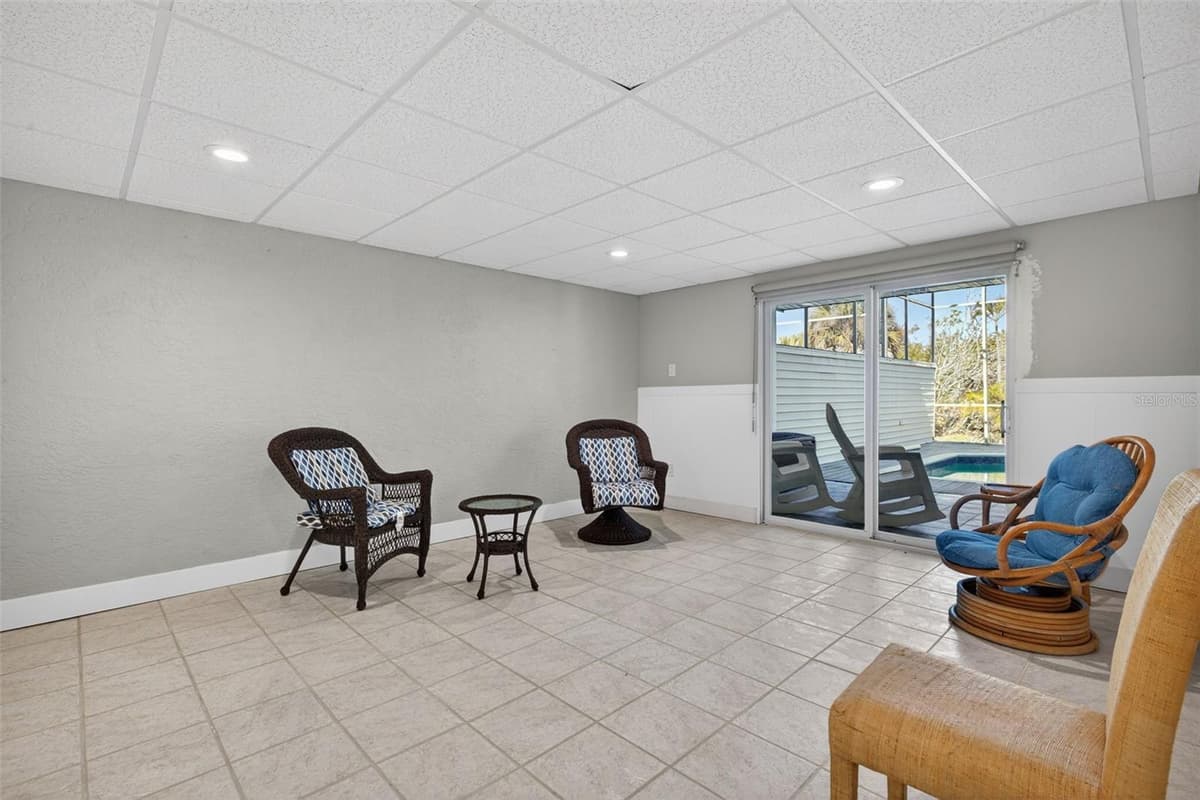 12130 SIESTA DRIVE — photo 24 of 36
