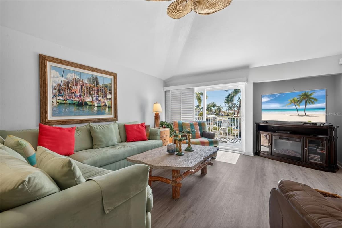 12130 SIESTA DRIVE — photo 12 of 36