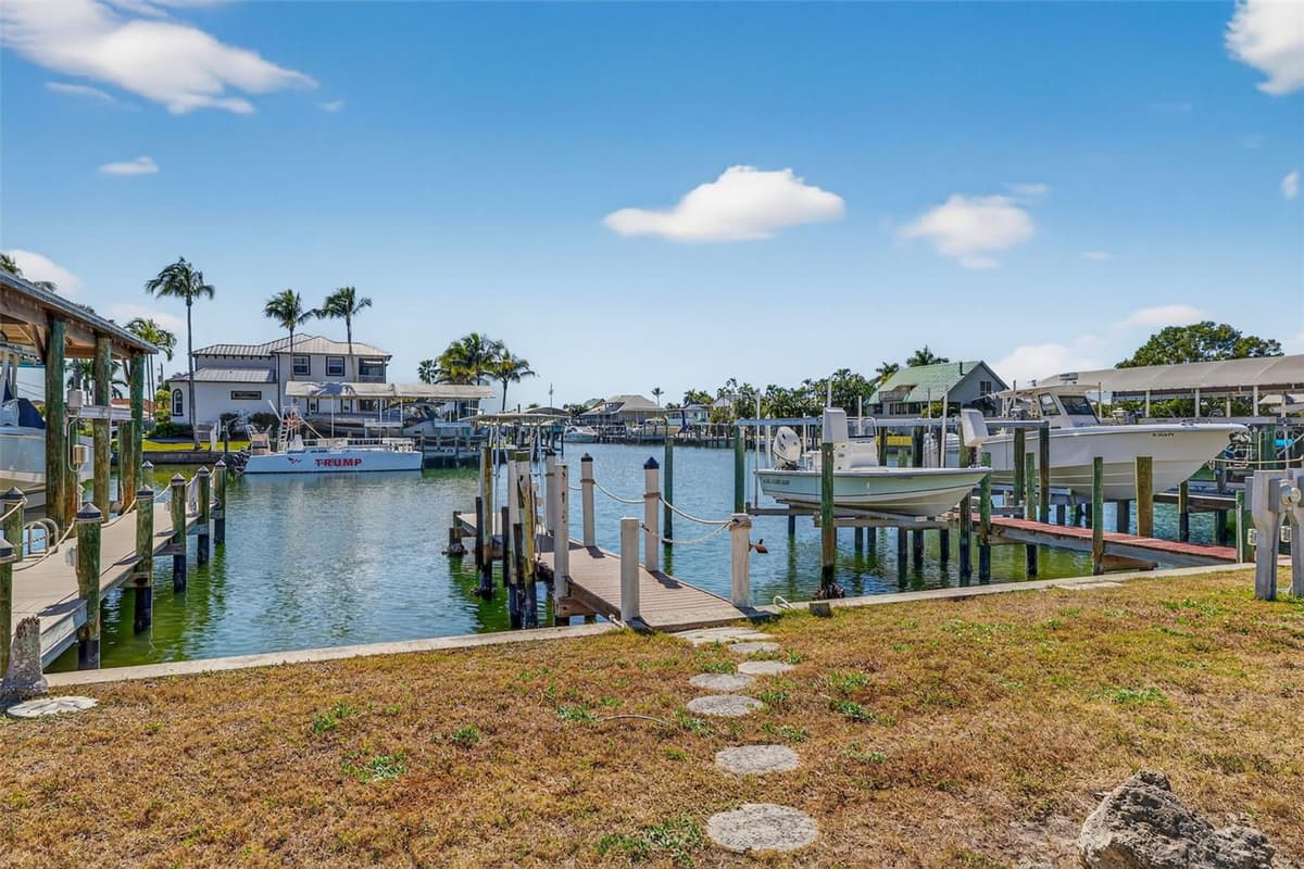 12130 SIESTA DRIVE — photo 4 of 36
