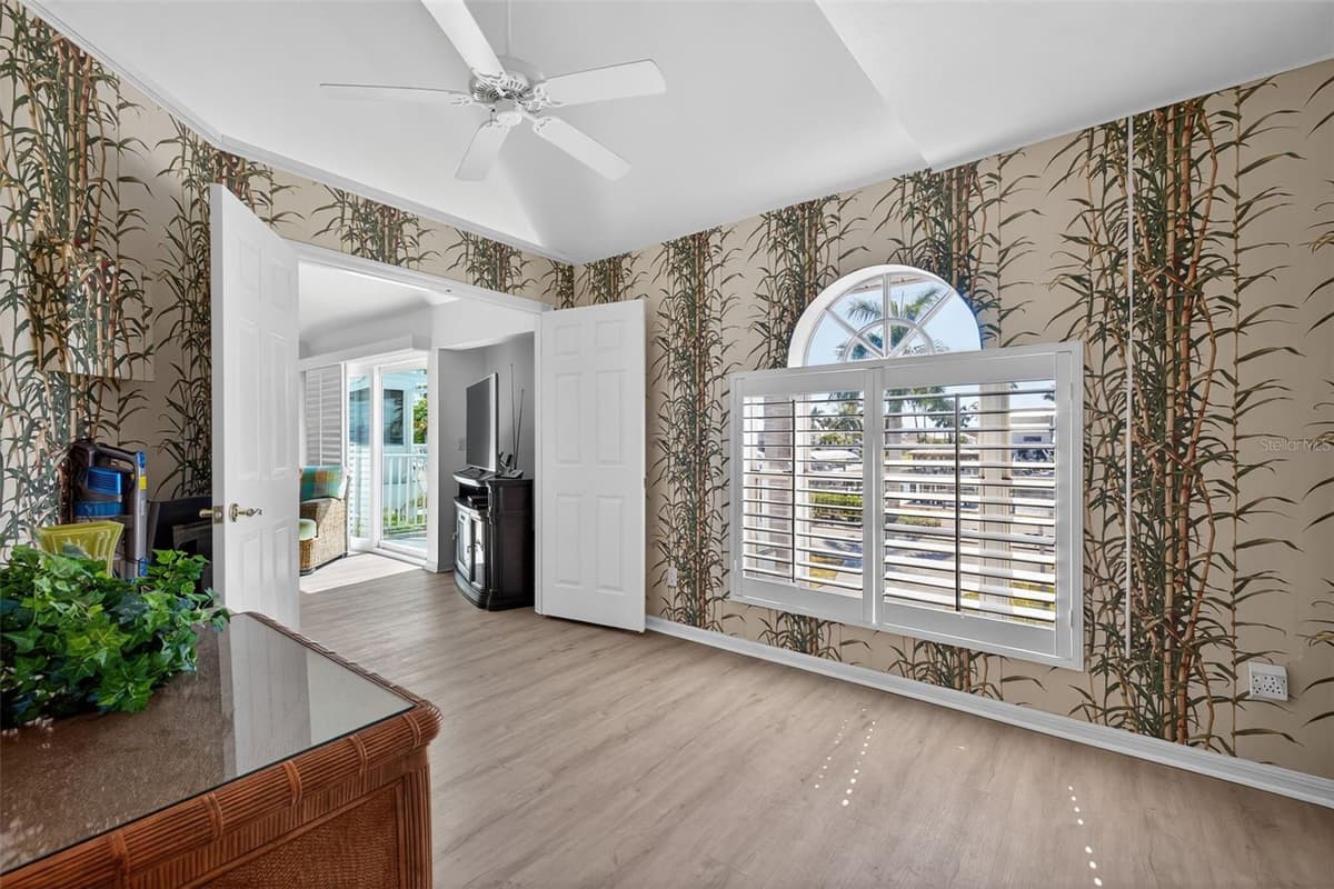 12130 SIESTA DRIVE — photo 7 of 36