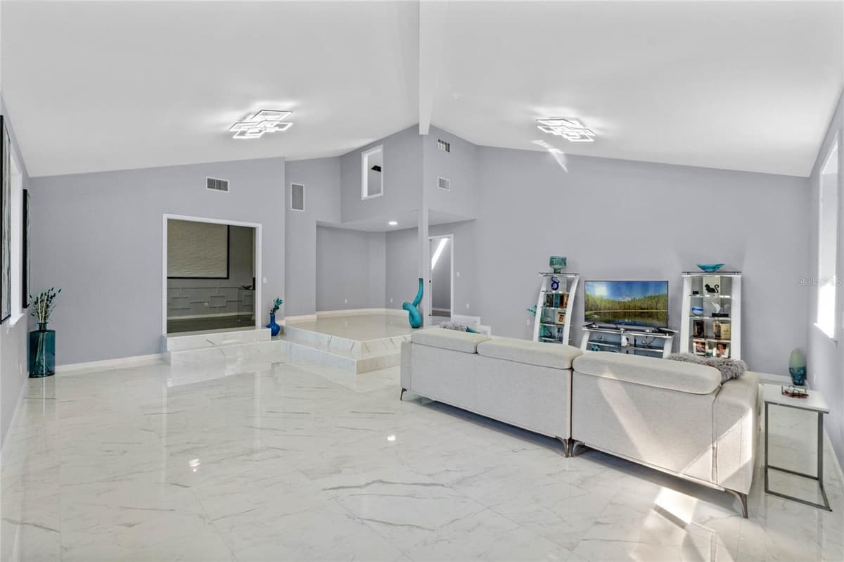 2918 COCOVIA WAY — photo 8 of 46