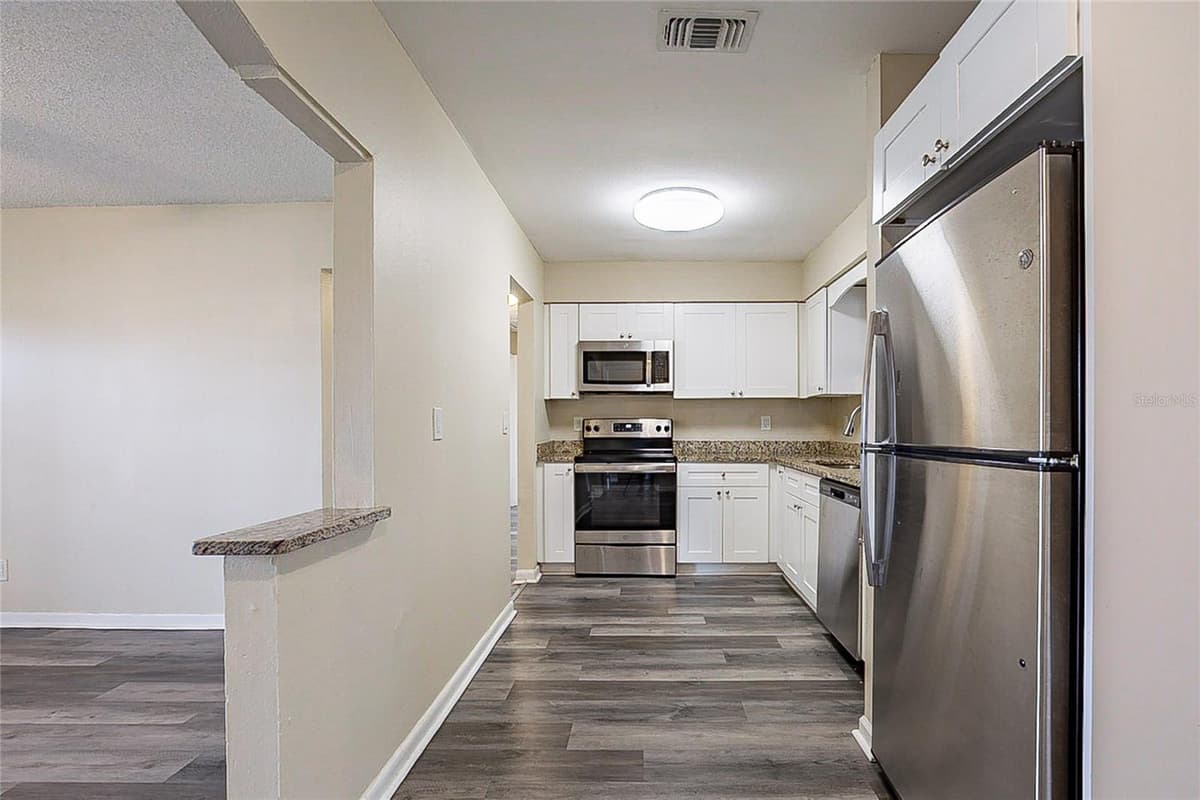 8528 GOLD RIDGE CIRCLE — photo 8 of 31