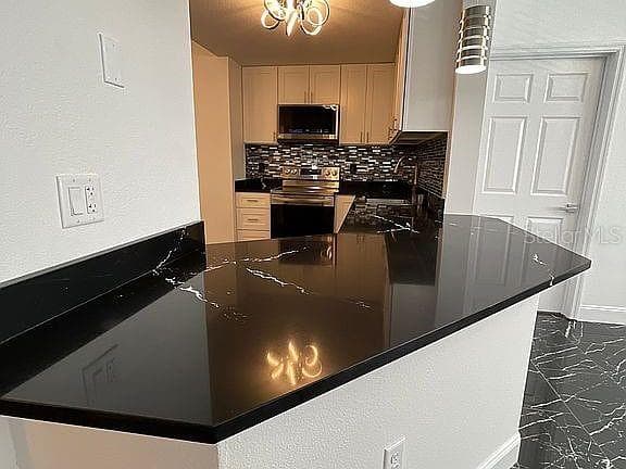 501 KNIGHTS RUN AVENUE — photo 8 of 29