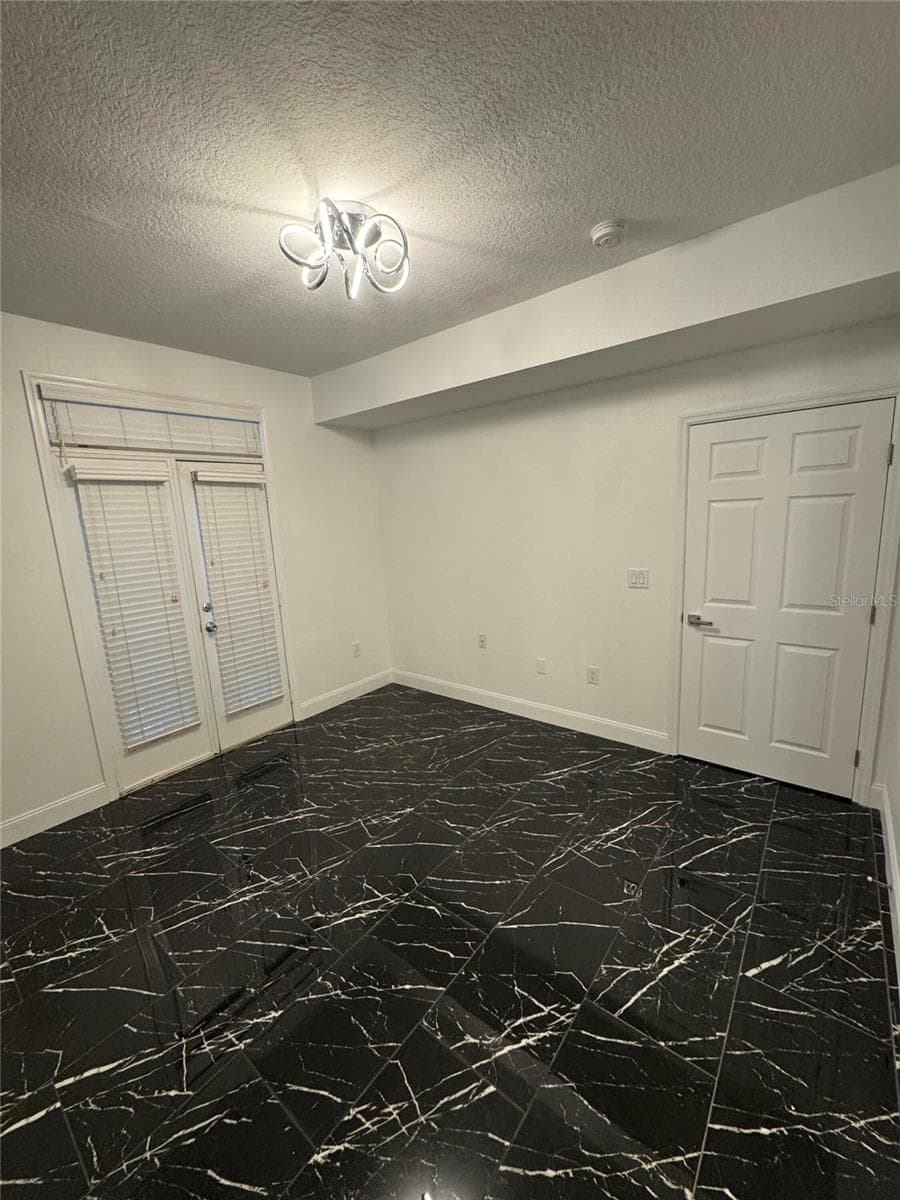 501 KNIGHTS RUN AVENUE — photo 11 of 29