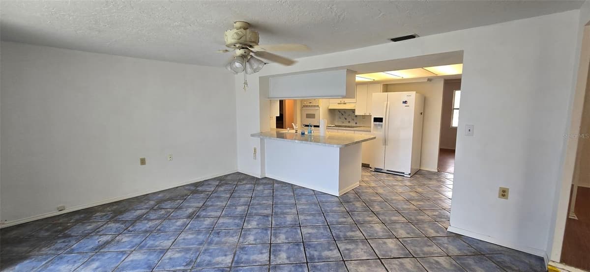 1414 GRAND BOULEVARD — photo 10 of 43
