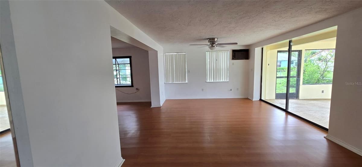 1414 GRAND BOULEVARD — photo 13 of 43