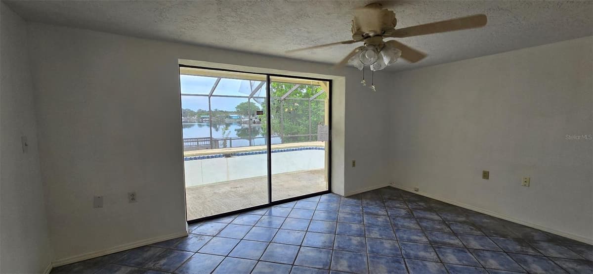 1414 GRAND BOULEVARD — photo 9 of 43