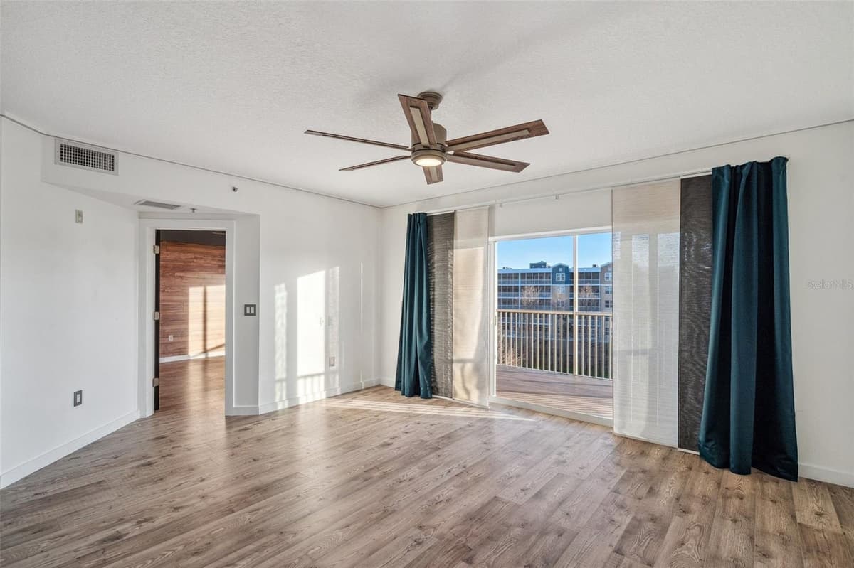 960 STARKEY ROAD — photo 9 of 69