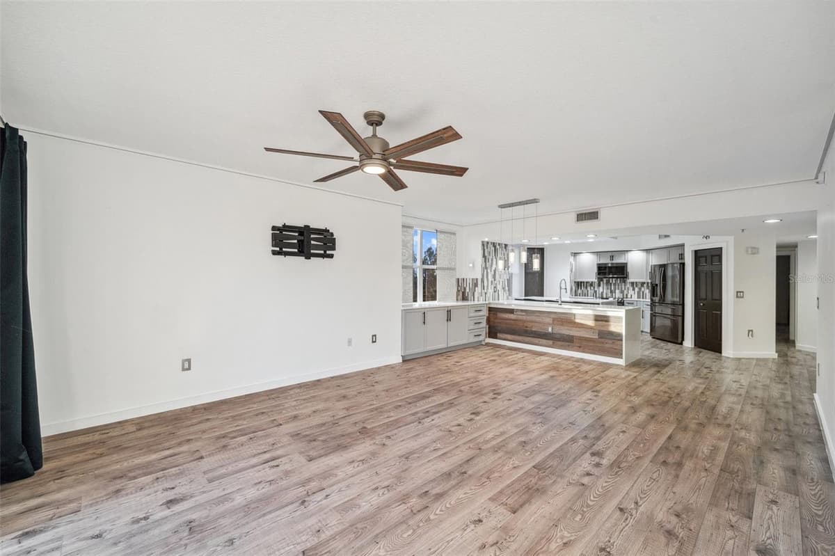 960 STARKEY ROAD — photo 10 of 69