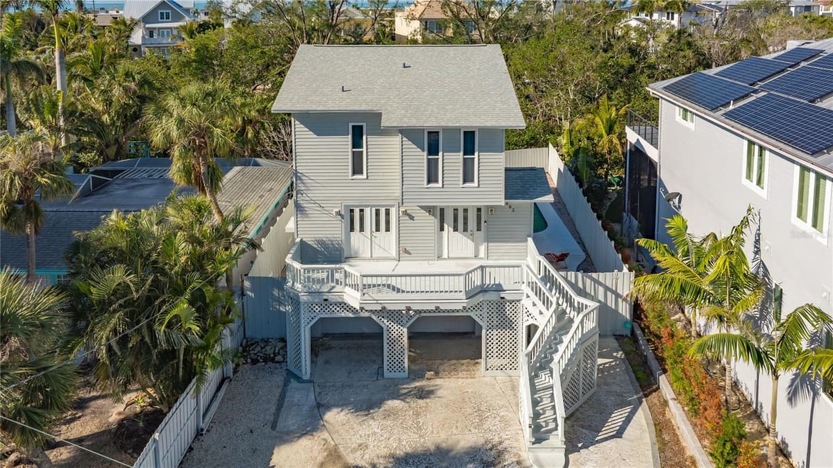 462 ISLAND CIRCLE — photo 1 of 34