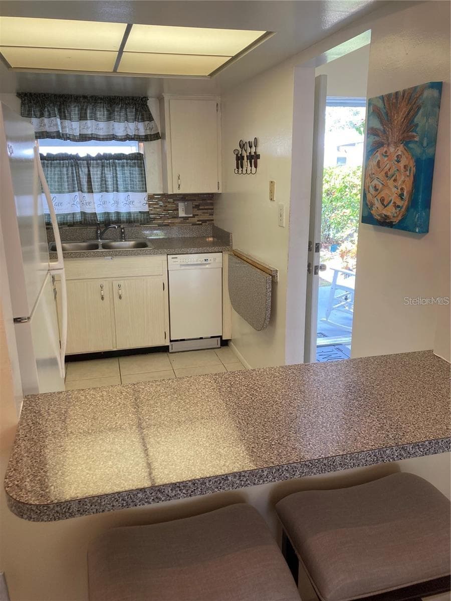 6032 ARLENE WAY — photo 12 of 28