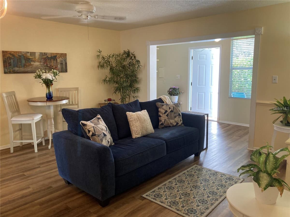 6032 ARLENE WAY — photo 4 of 28