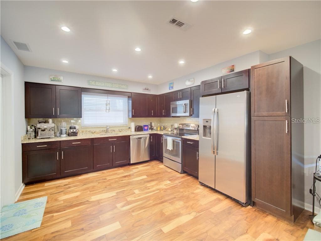 5815 BALI WAY — photo 10 of 52
