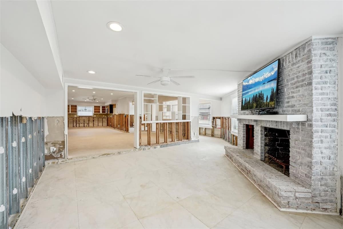 5815 BALI WAY — photo 17 of 52
