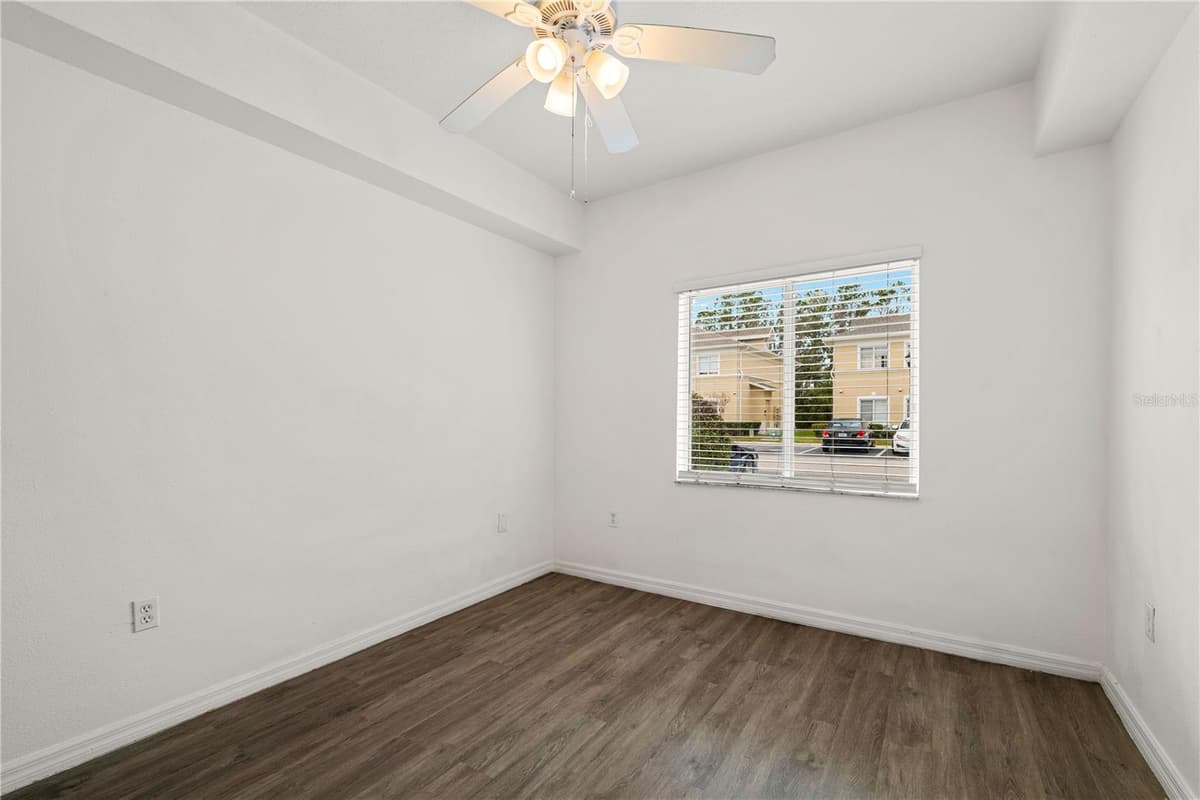 6434 CYPRESSDALE DRIVE — photo 13 of 33