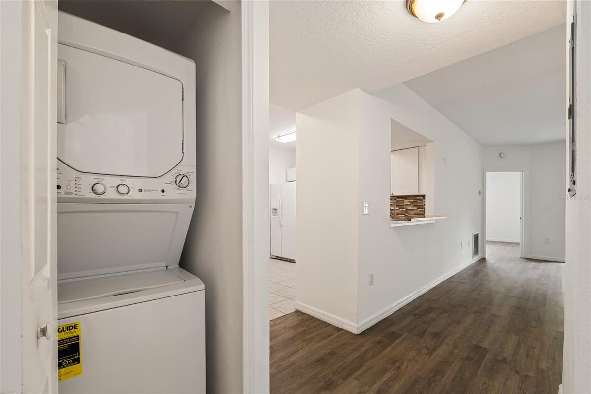 6434 CYPRESSDALE DRIVE — photo 18 of 33
