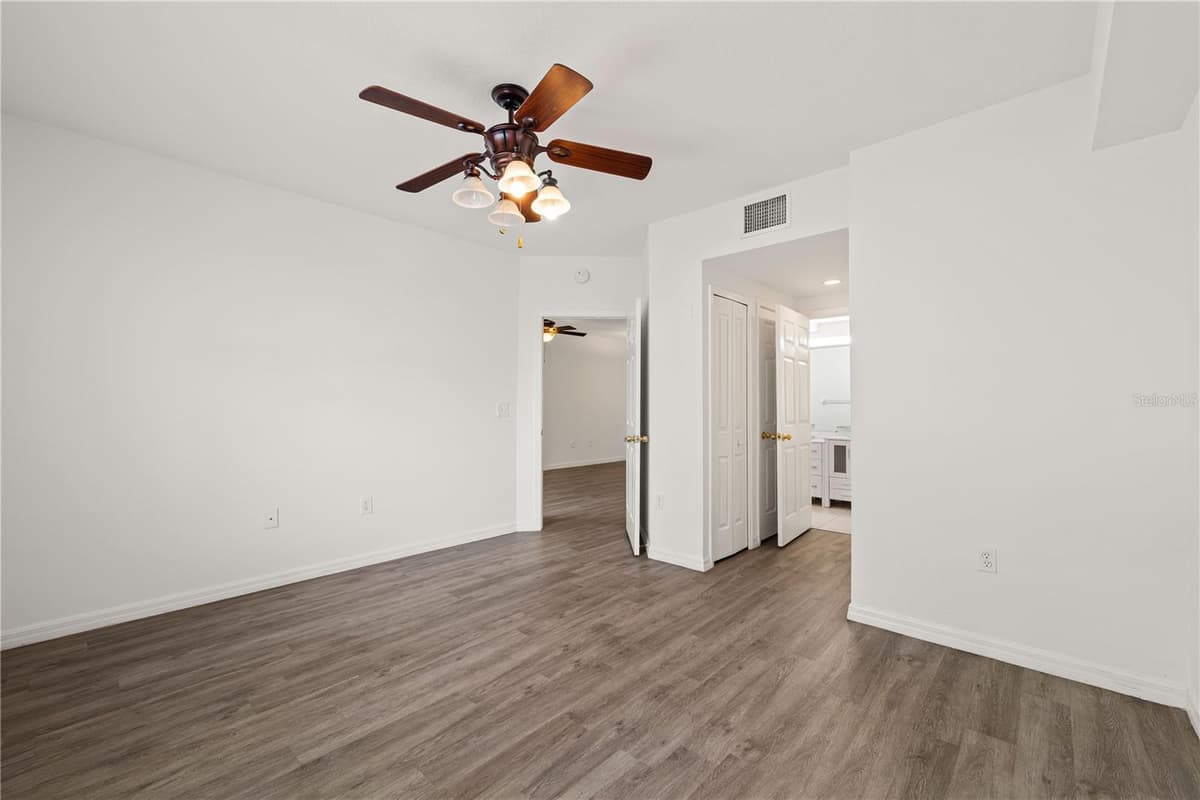 6434 CYPRESSDALE DRIVE — photo 9 of 33