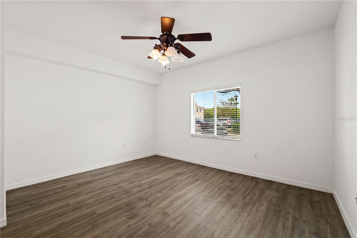 6434 CYPRESSDALE DRIVE — photo 8 of 33