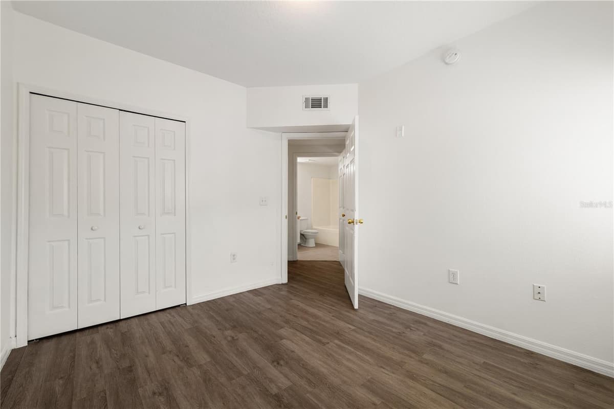 6434 CYPRESSDALE DRIVE — photo 16 of 33