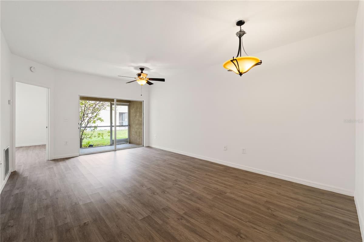 6434 CYPRESSDALE DRIVE — photo 6 of 33