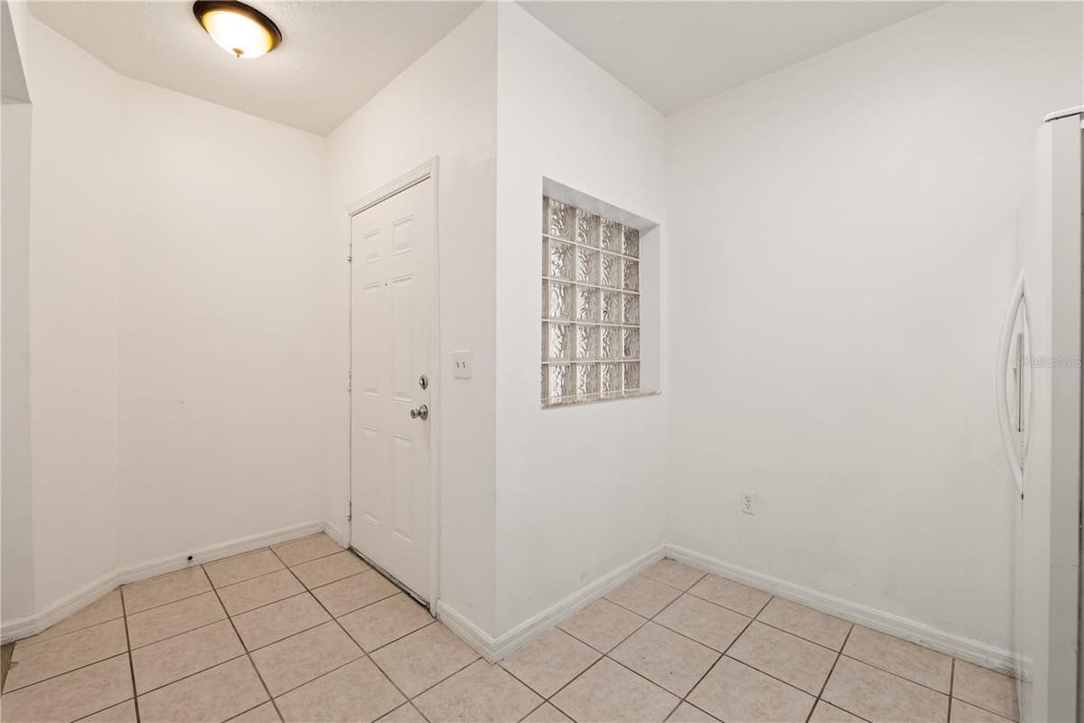 6434 CYPRESSDALE DRIVE — photo 5 of 33