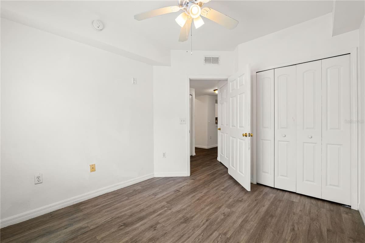 6434 CYPRESSDALE DRIVE — photo 14 of 33