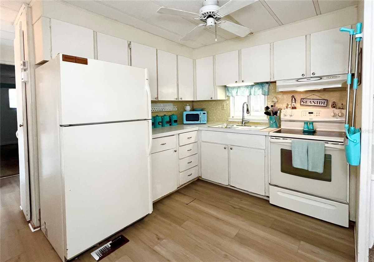 3335 SPANISH OAK TERRACE — photo 12 of 72