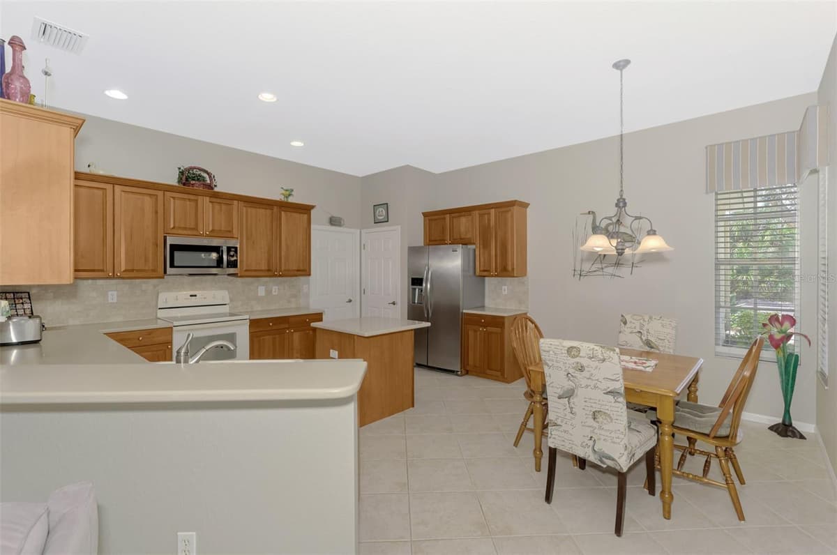 14298 RESERVE COURT — photo 15 of 75
