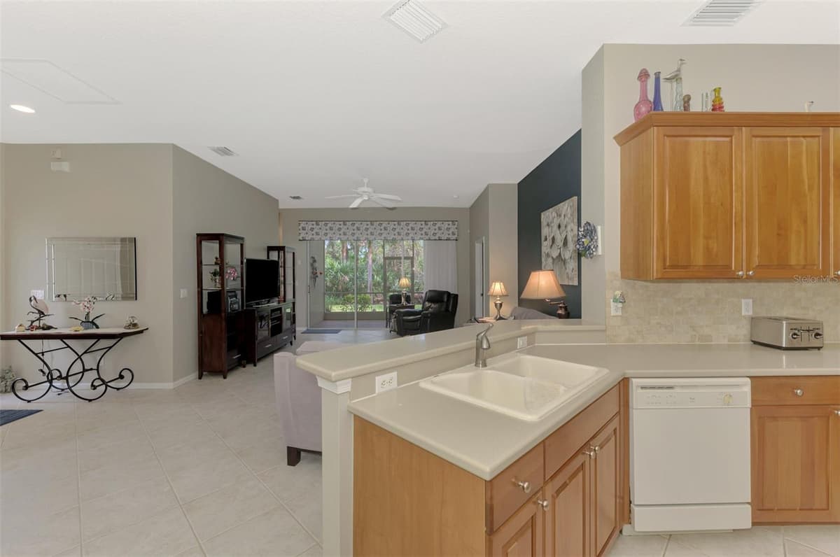 14298 RESERVE COURT — photo 24 of 75