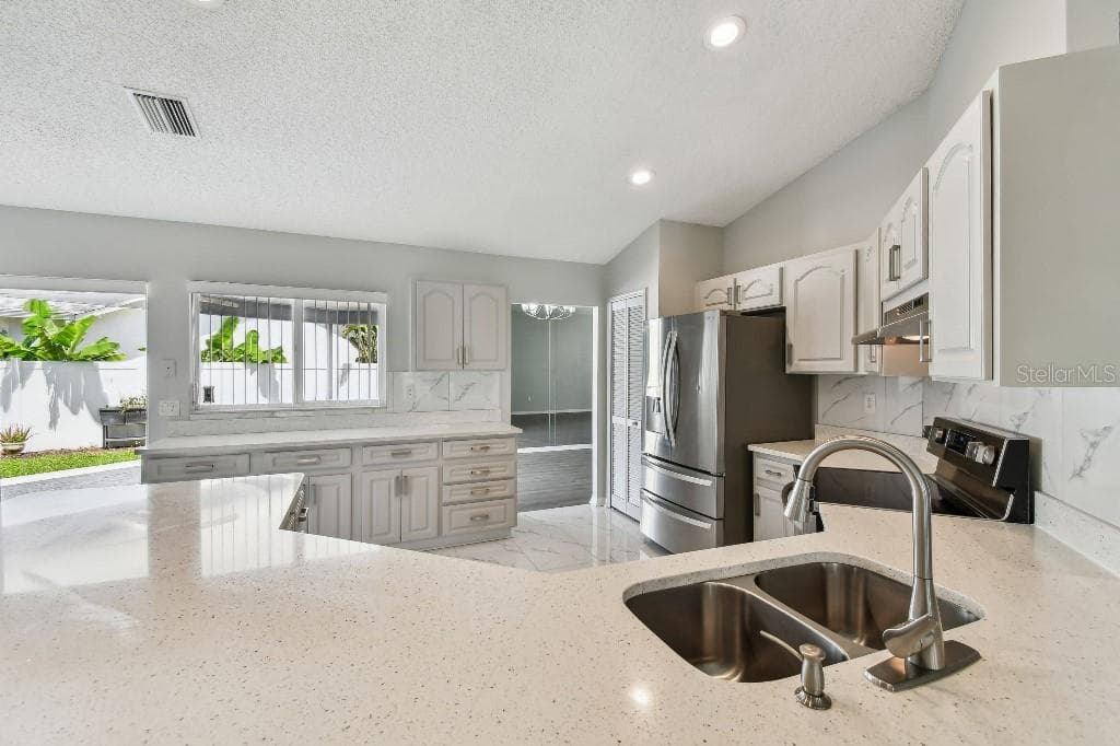 915 BRITTANY PARK BOULEVARD — photo 15 of 48