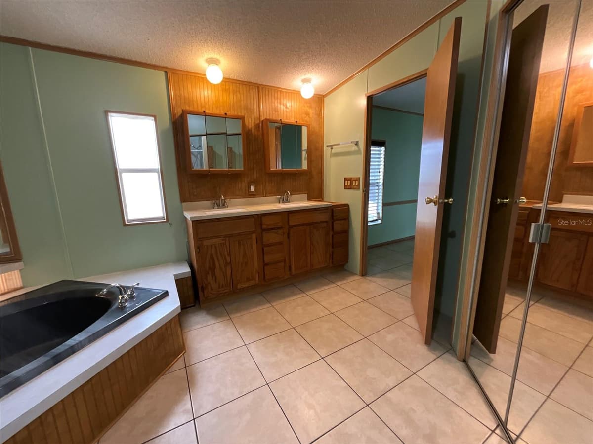 116 TRADERS COVE BOULEVARD — photo 47 of 60